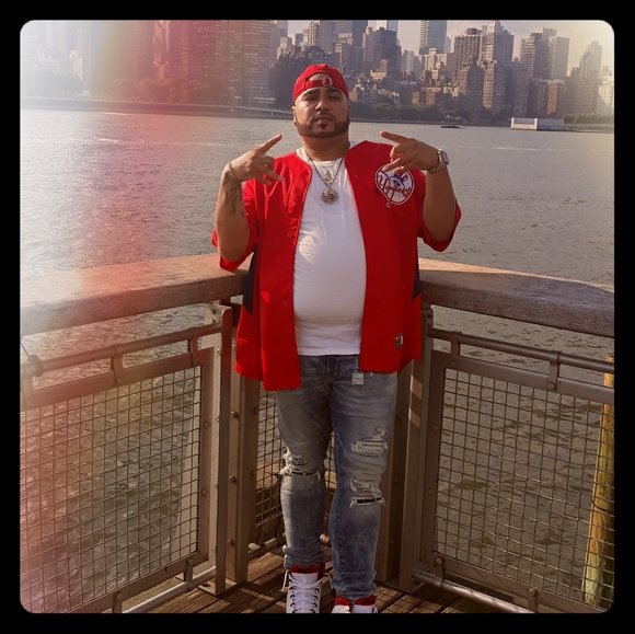 Meet your Posher, Chris - Picture 1 of 4